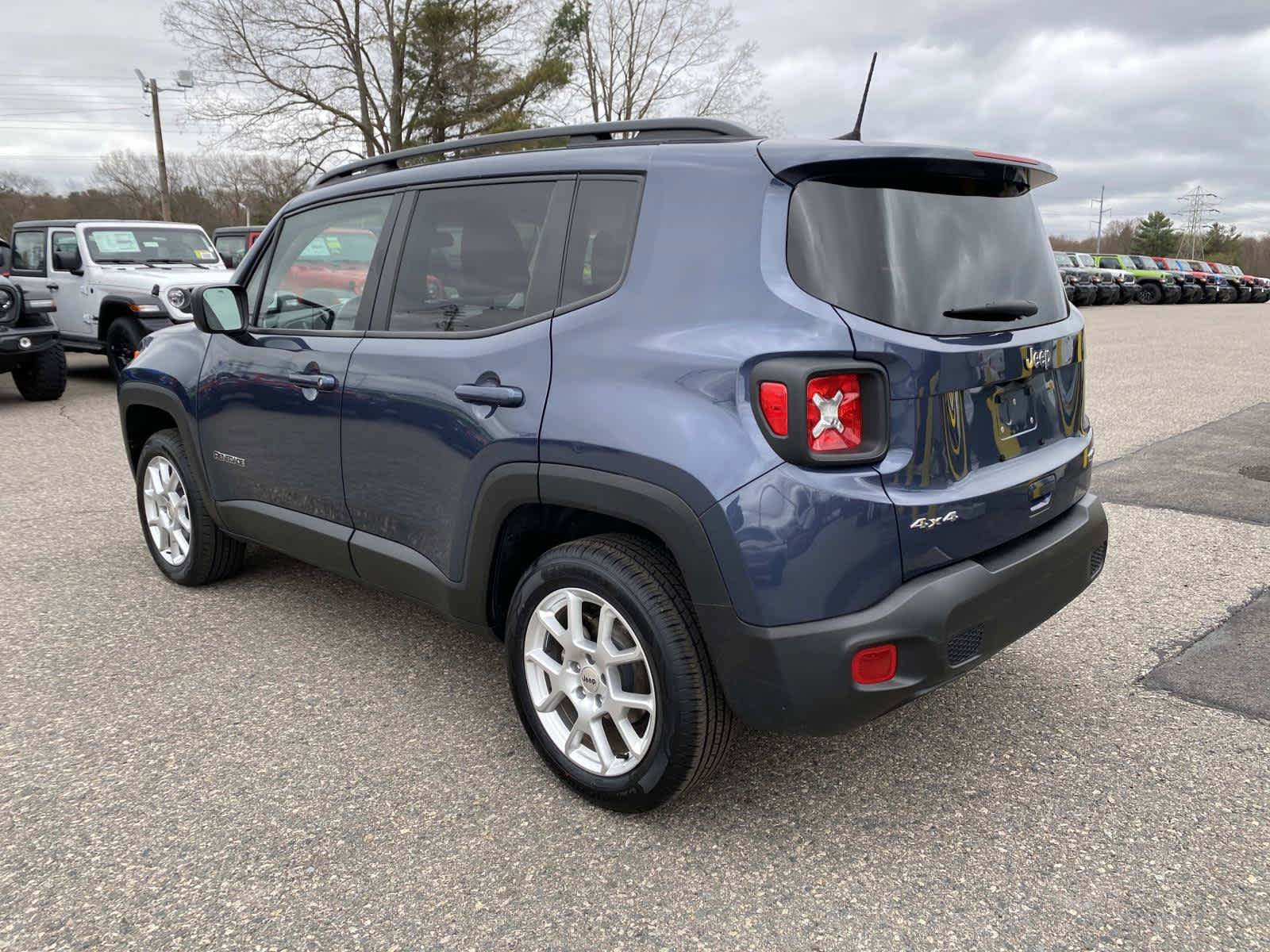 Certified 2022 Jeep Renegade Latitude AWD/4WD image 6