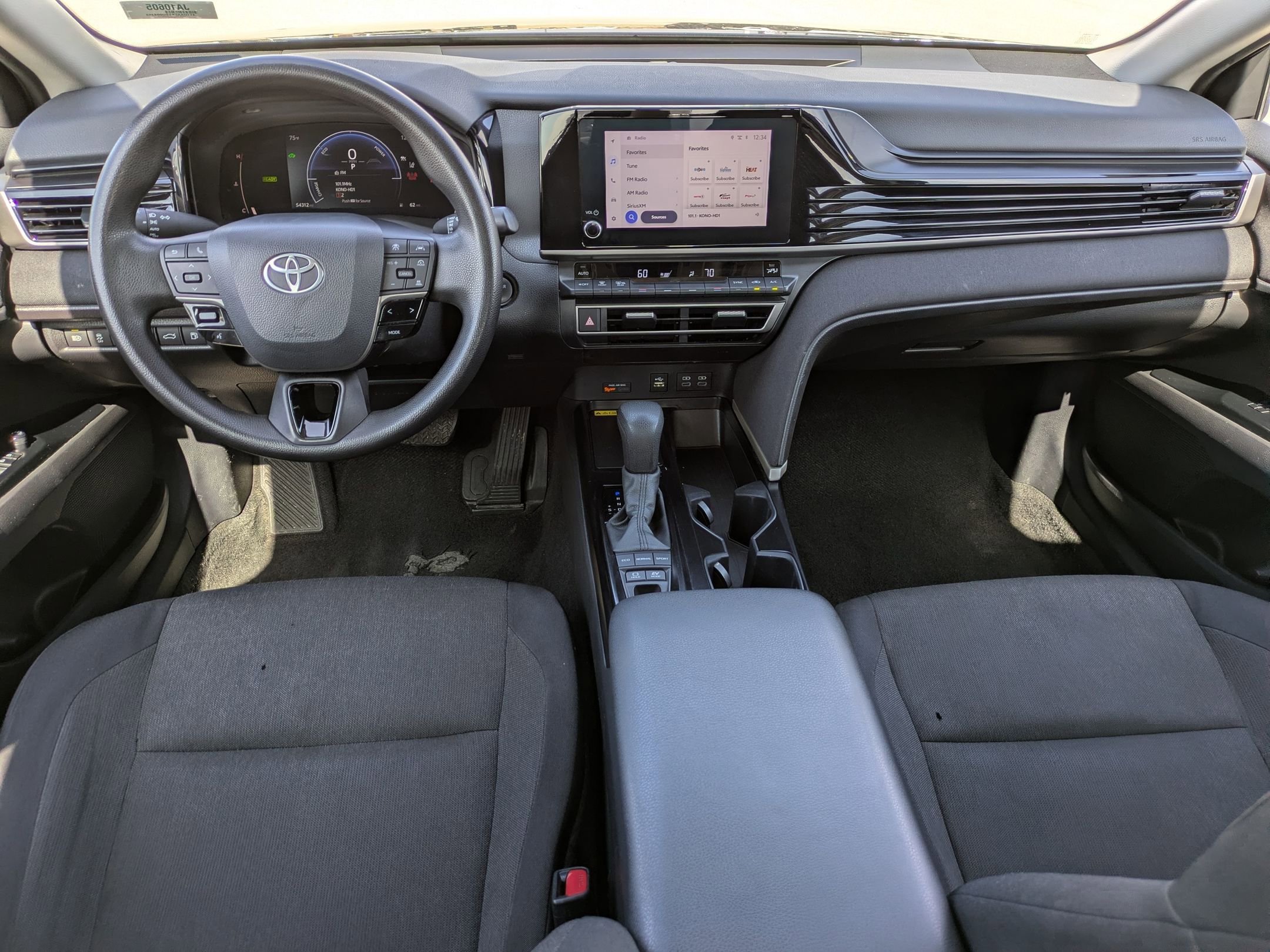 Used 2025 Toyota Camry LE image 15