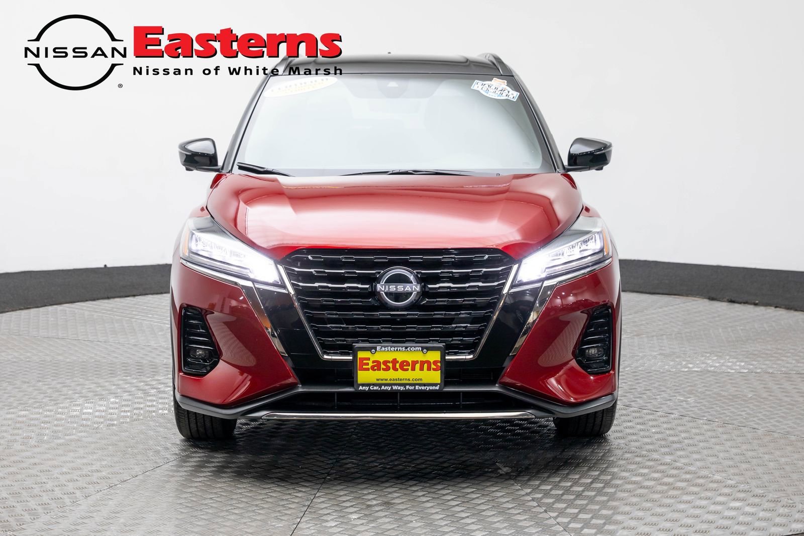 Used 2023 Nissan Kicks SR w/ SR Premium Package image 3