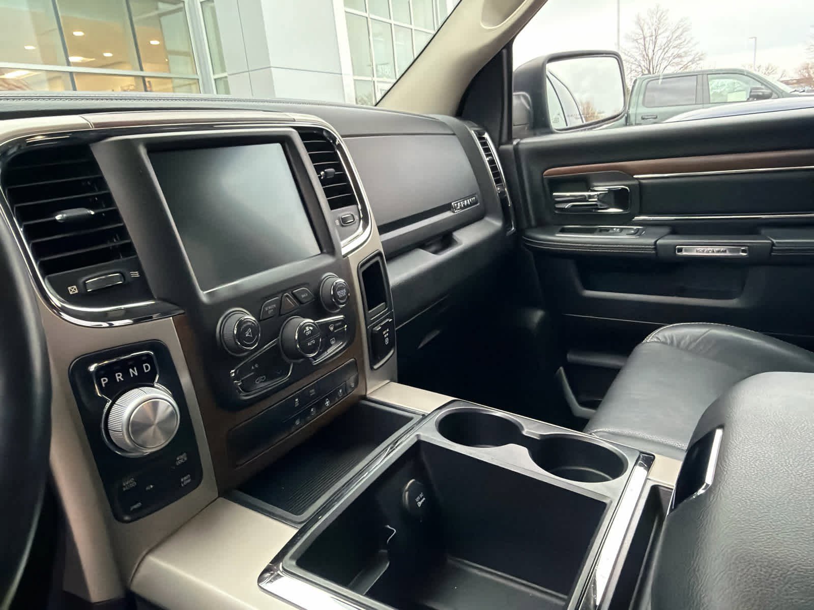 Used 2015 RAM 1500 Laramie w/ Convenience Group image 10