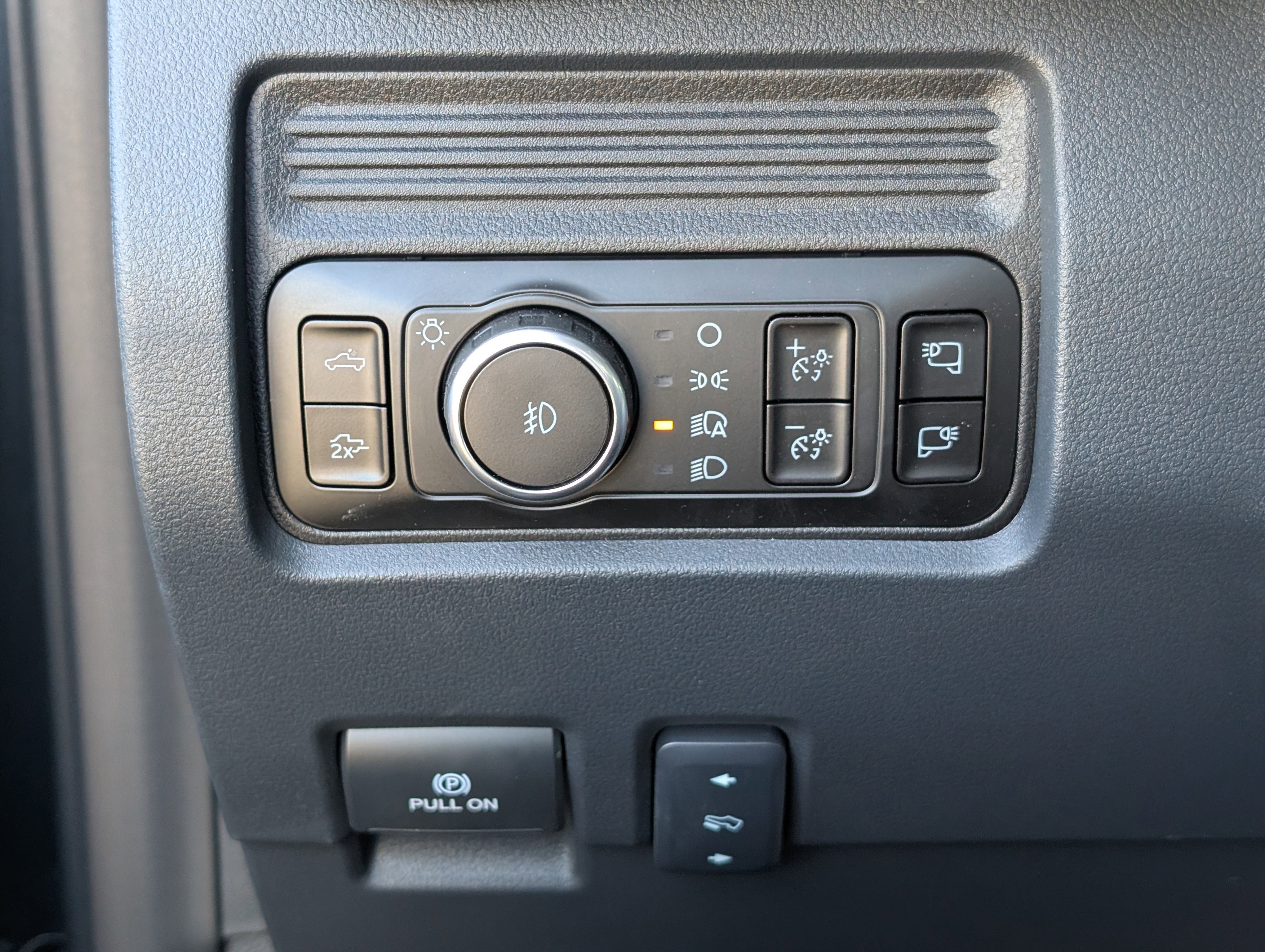 New 2026 Ford F250 Lariat w/ Black Appearance Package image 22