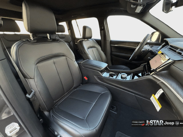 New 2026 Jeep Grand Cherokee Limited RWD image 12