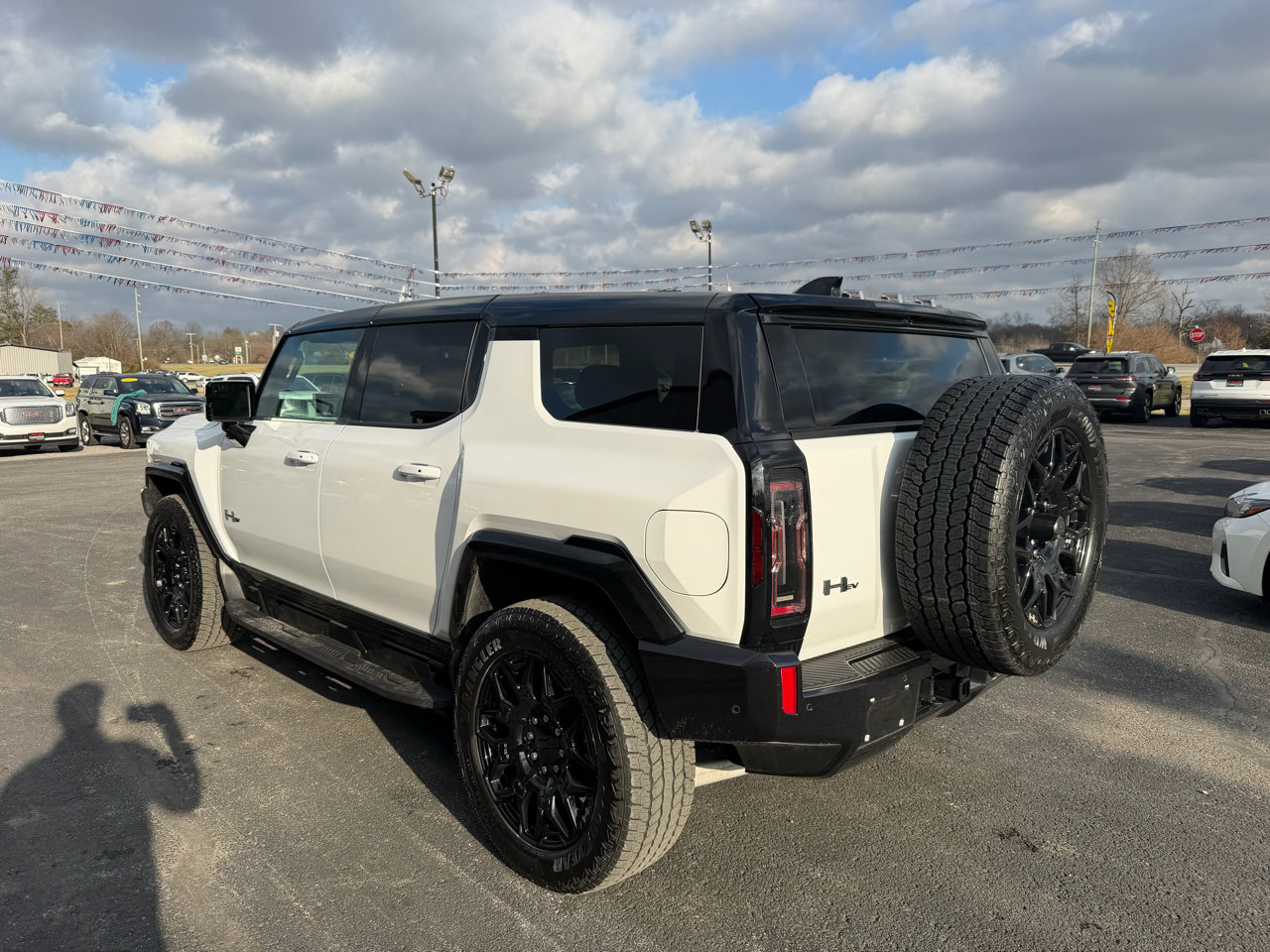 Used 2025 GMC Hummer EV 2X w/ LPO, Cargo Utility Package image 9
