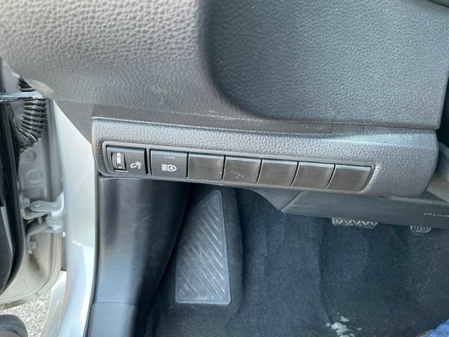 Used 2025 Toyota Corolla LE FWD image 20