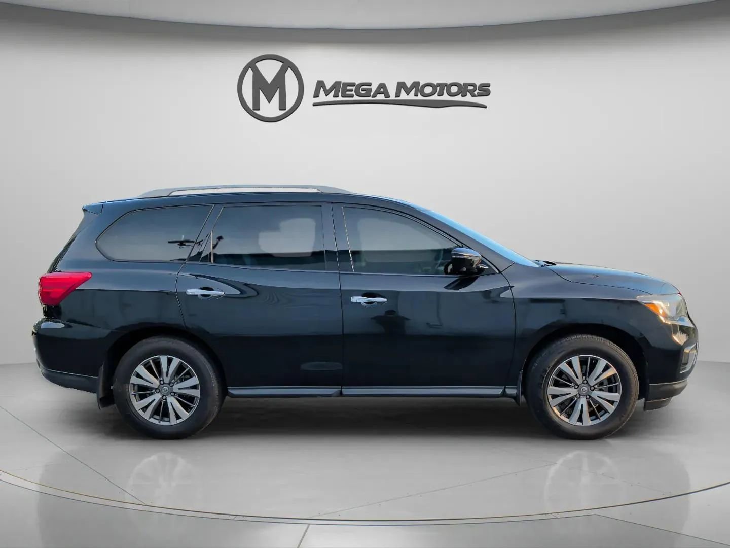 Used 2020 Nissan Pathfinder SL image 9