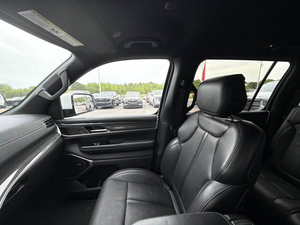 Used 2022 Jeep Wagoneer Series II AWD/4WD image 26