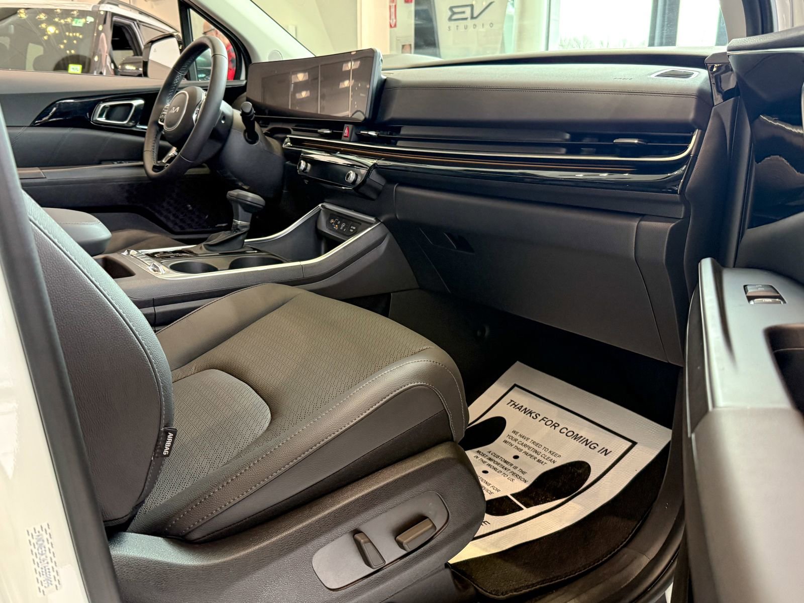 New 2026 Kia Carnival SX Prestige image 11