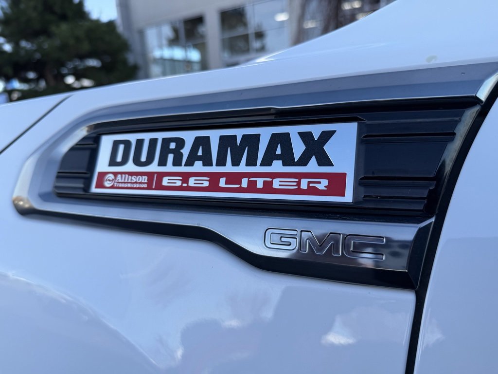 Used 2022 GMC Sierra 2500 AT4 w/ AT4 Preferred Package image 8