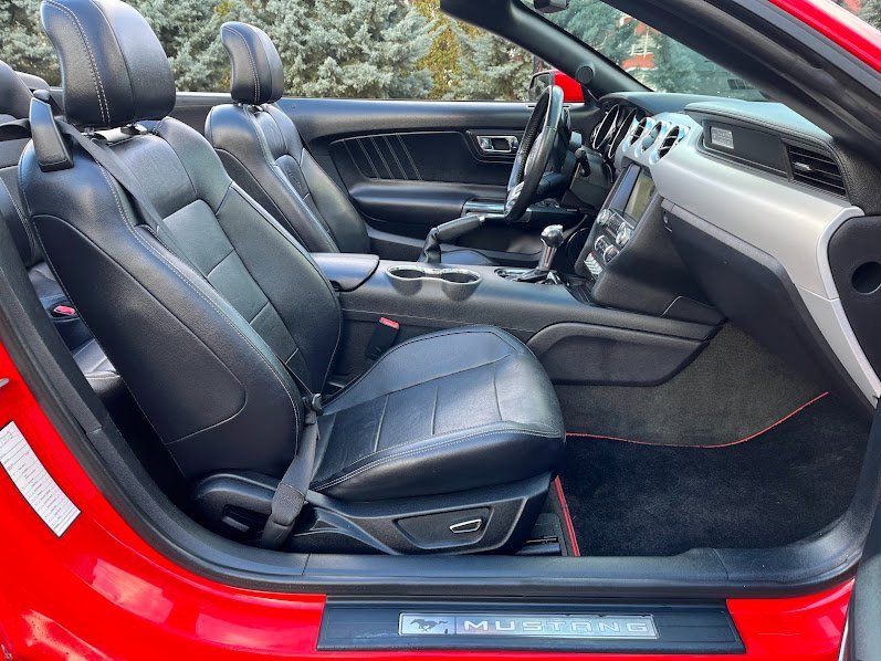 Used 2016 Ford Mustang Premium image 33