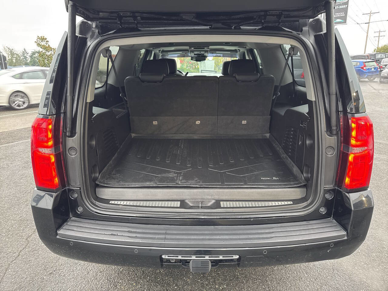 Used 2018 Chevrolet Suburban LT image 5