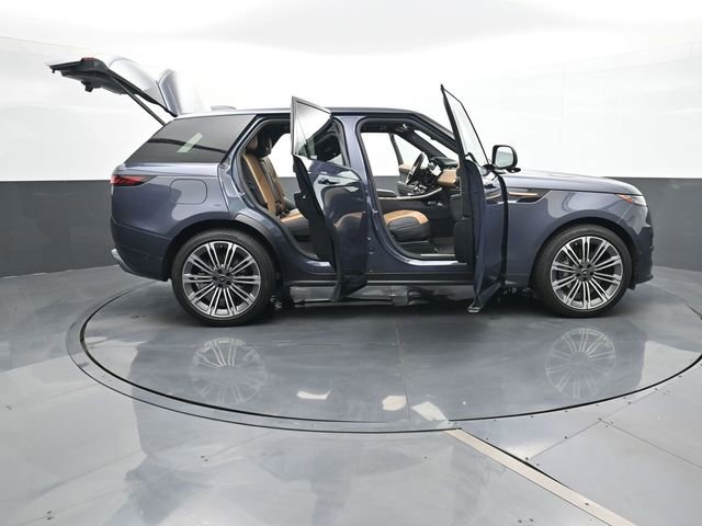 Used 2025 Land Rover Range Rover Sport Dynamic SE image 33