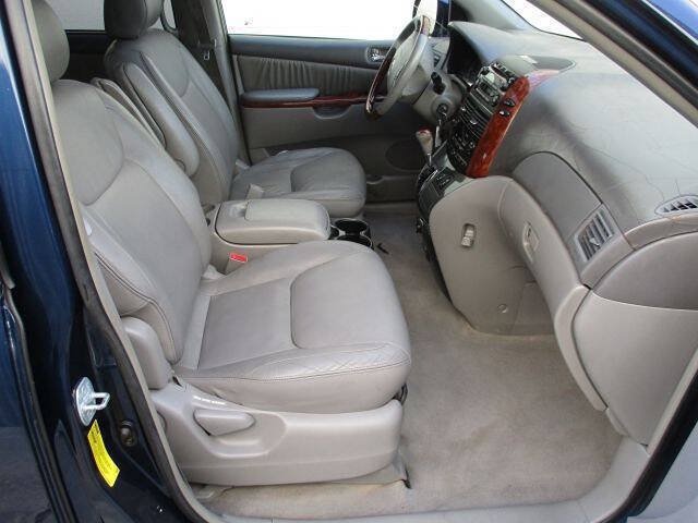 Used 2004 Toyota Sienna XLE AWD/4WD image 10
