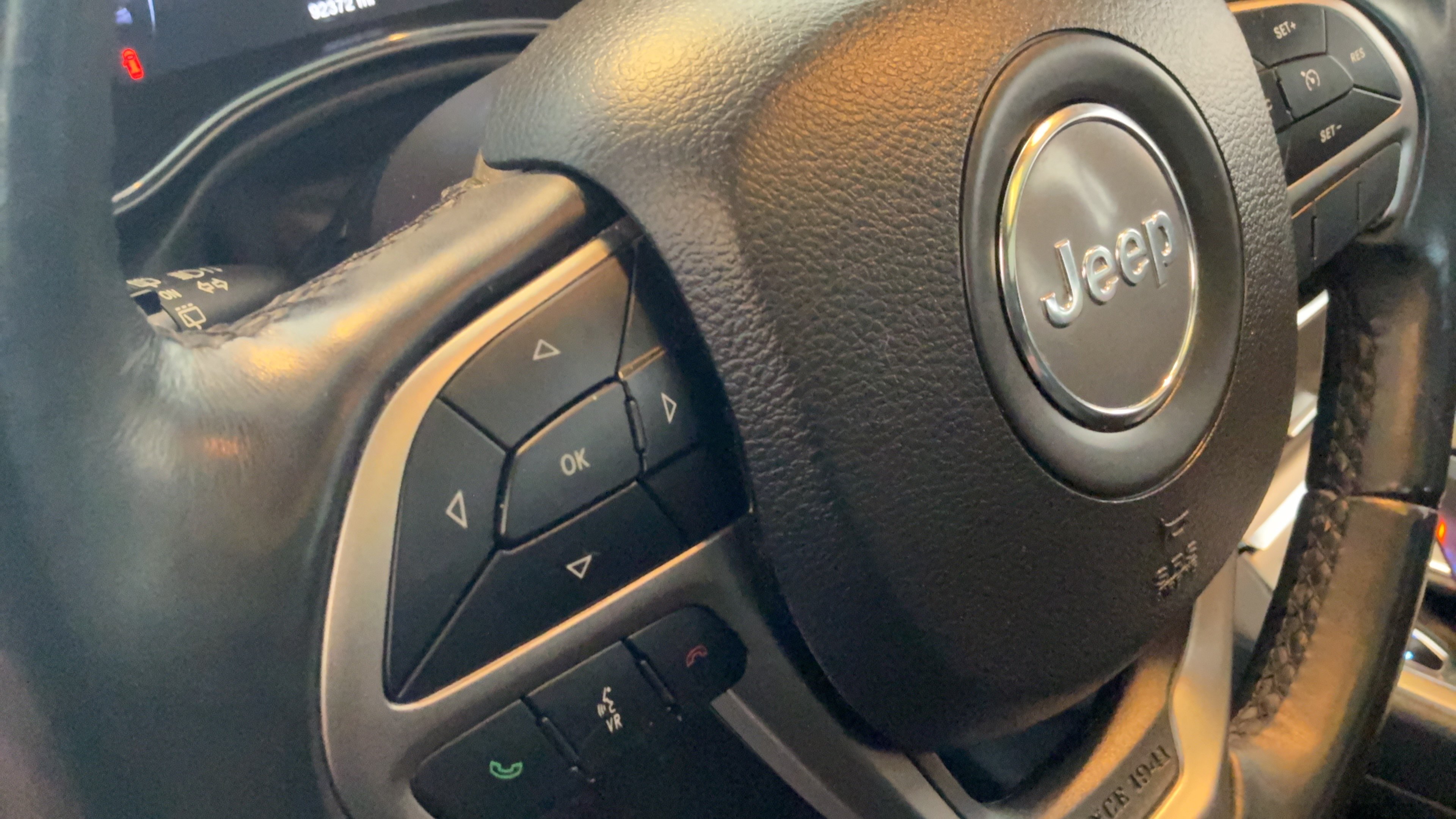 Used 2020 Jeep Grand Cherokee Limited w/ Luxury Group II AWD/4WD image 19