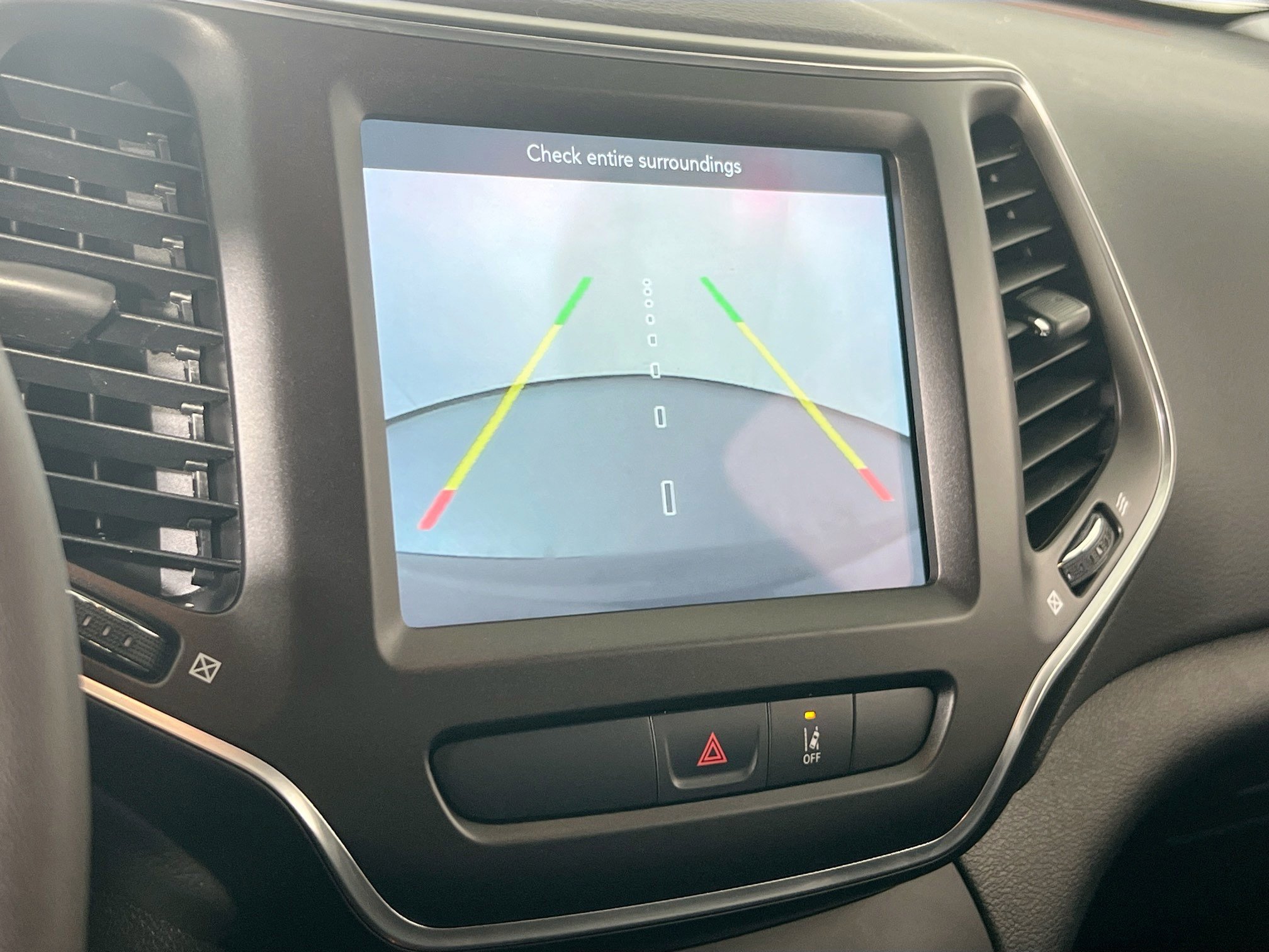 Used 2022 Jeep Cherokee Trailhawk image 13