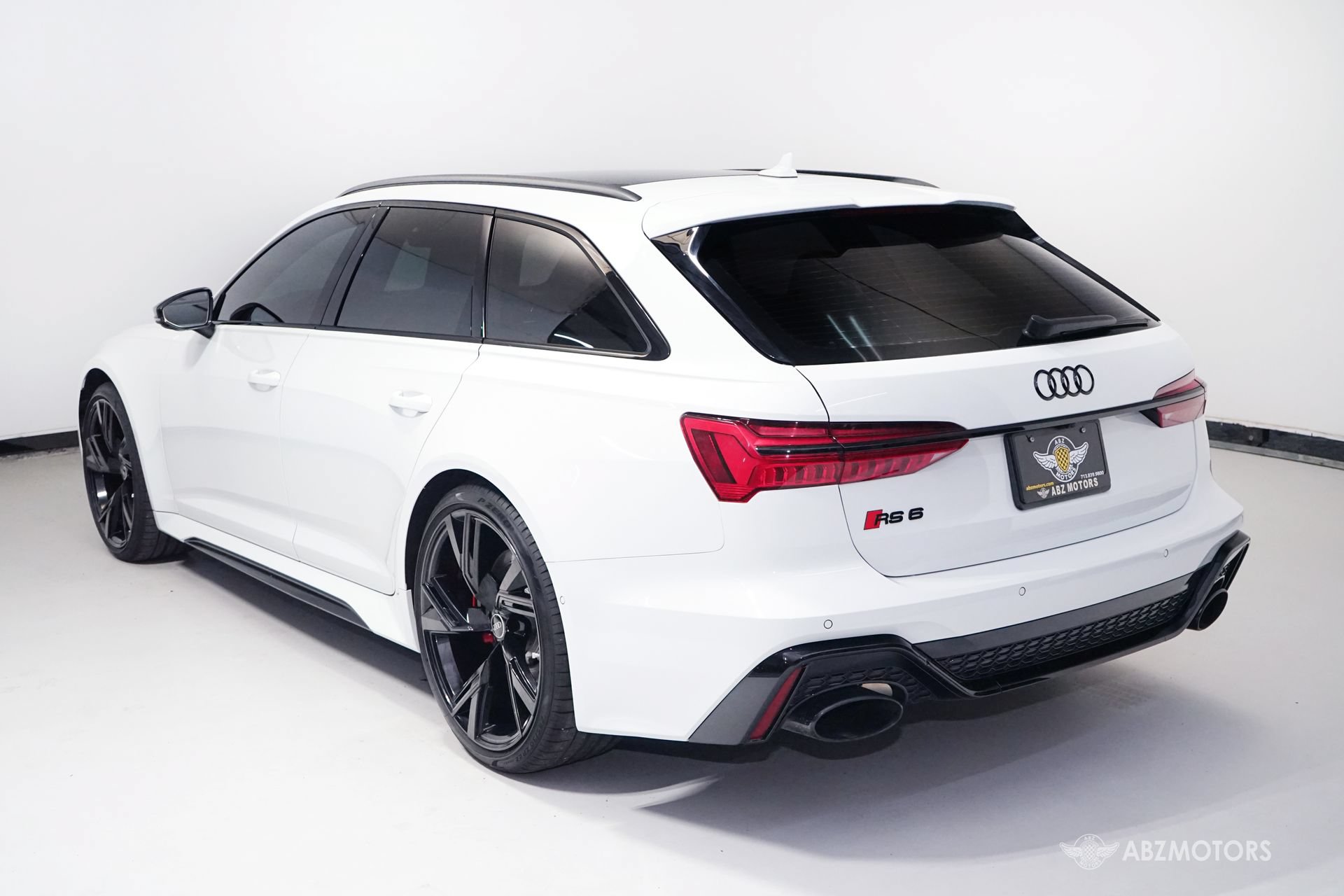 Used 2021 Audi RS 6 w/ Executive Package AWD/4WD image 6