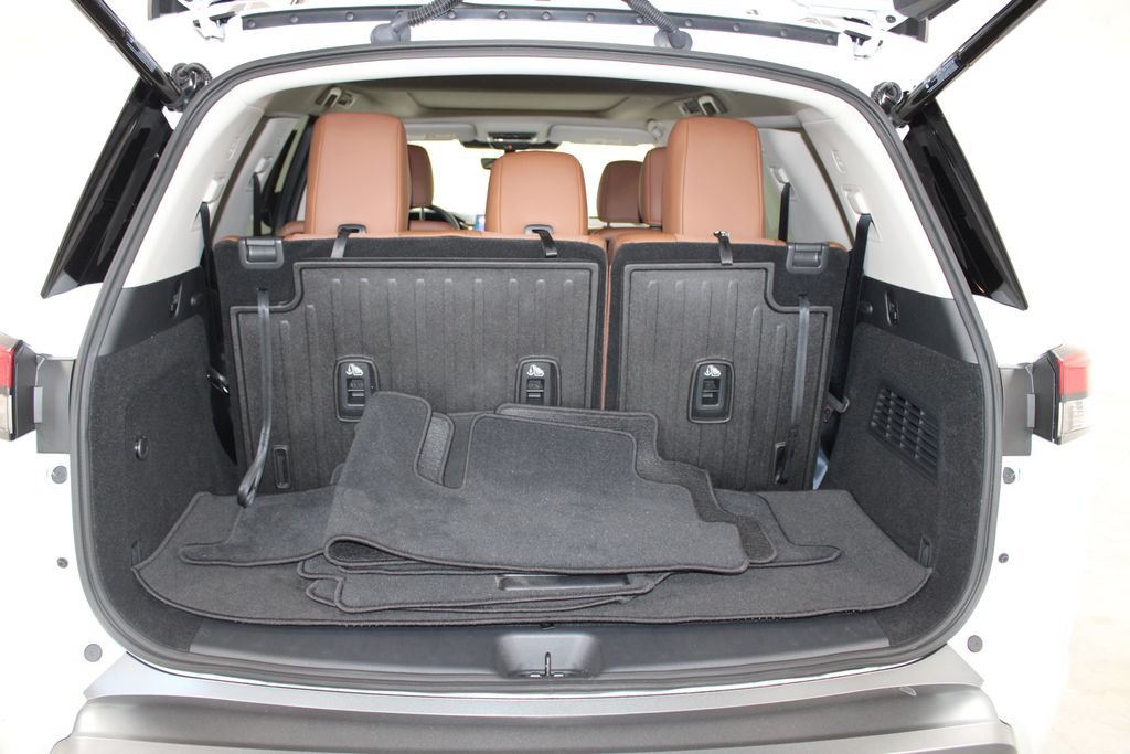 Used 2026 Nissan Pathfinder Platinum AWD/4WD image 16