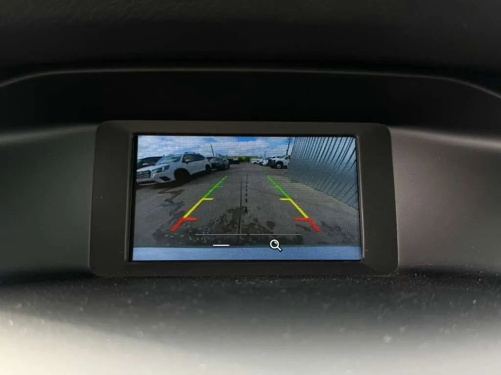 Used 2018 Ford Focus SE w/ Cold Weather Package FWD image 21