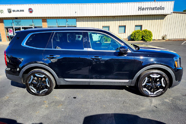 Used 2023 Kia Telluride S AWD/4WD image 35