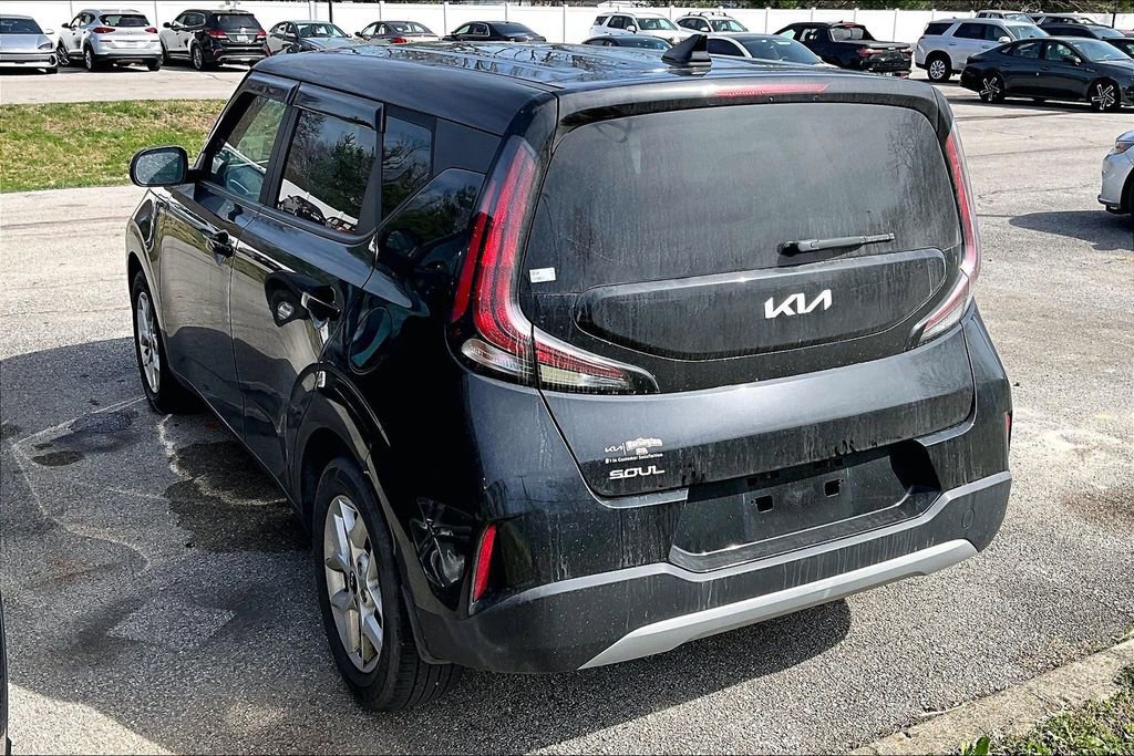 Used 2023 Kia Soul LX w/ LX Technology Package image 5