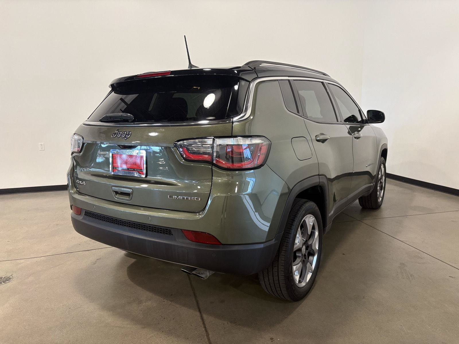 Used 2020 Jeep Compass Limited w/ Safety & Security Group AWD/4WD image 3