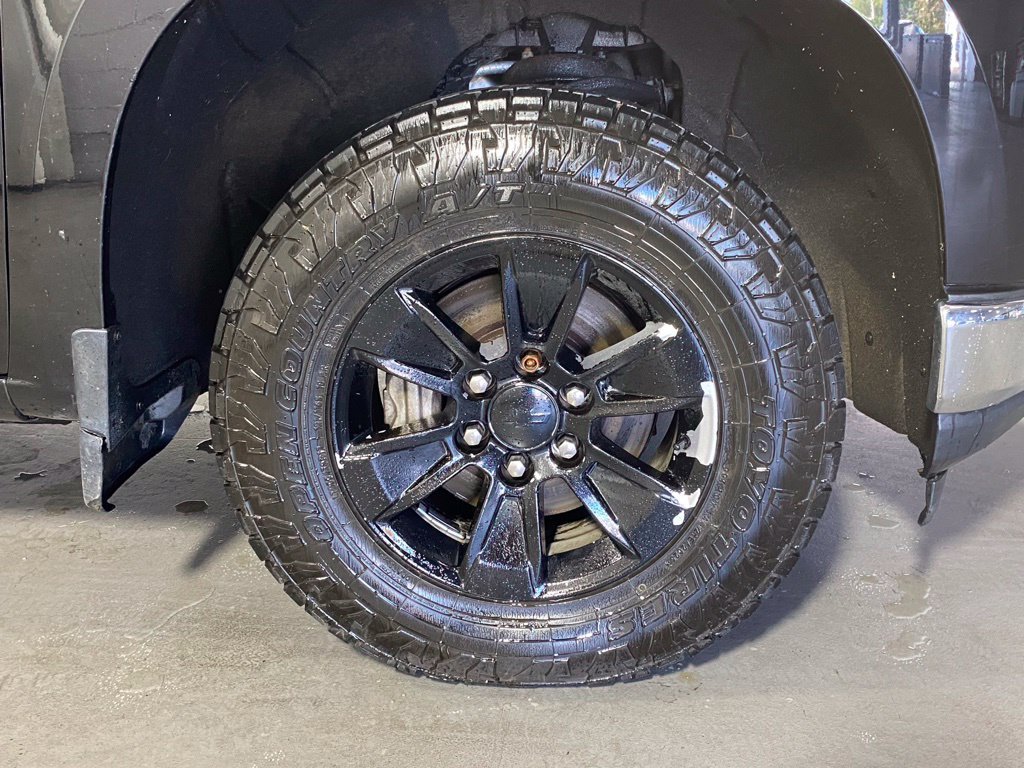 Used 2019 Chevrolet Silverado 1500 LT w/ All-Star Edition AWD/4WD image 11