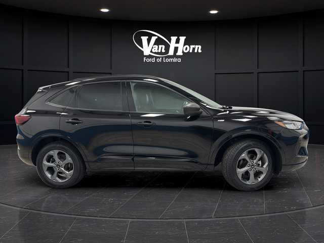 Used 2024 Ford Escape ST-Line w/ Tech Pack #1 AWD/4WD image 8