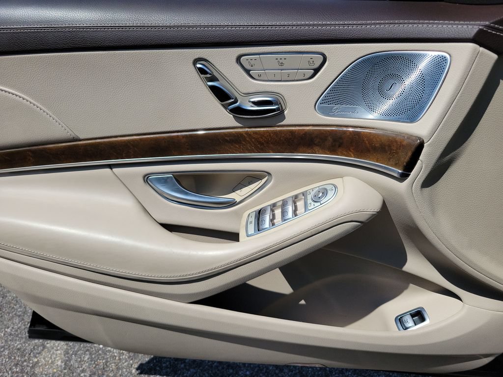Used 2017 Mercedes-Benz S 550 4MATIC Sedan image 27