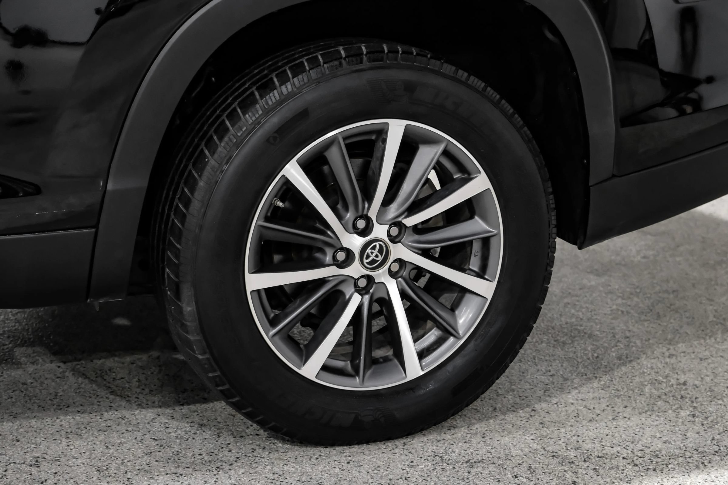 Used 2019 Toyota Highlander XLE FWD image 56