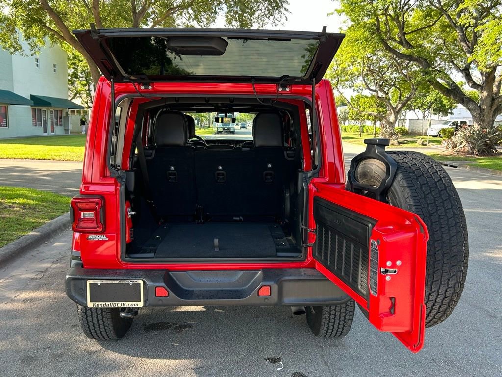 Used 2018 Jeep Wrangler Unlimited Sahara AWD/4WD image 47