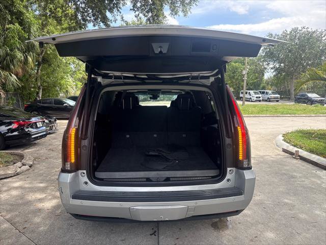 Used 2018 Cadillac Escalade ESV Luxury RWD image 40