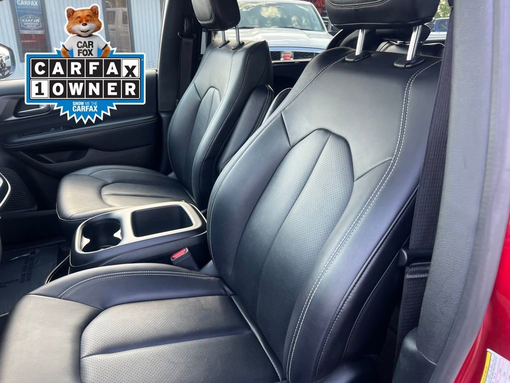 Used 2025 Chrysler Pacifica Select FWD image 10