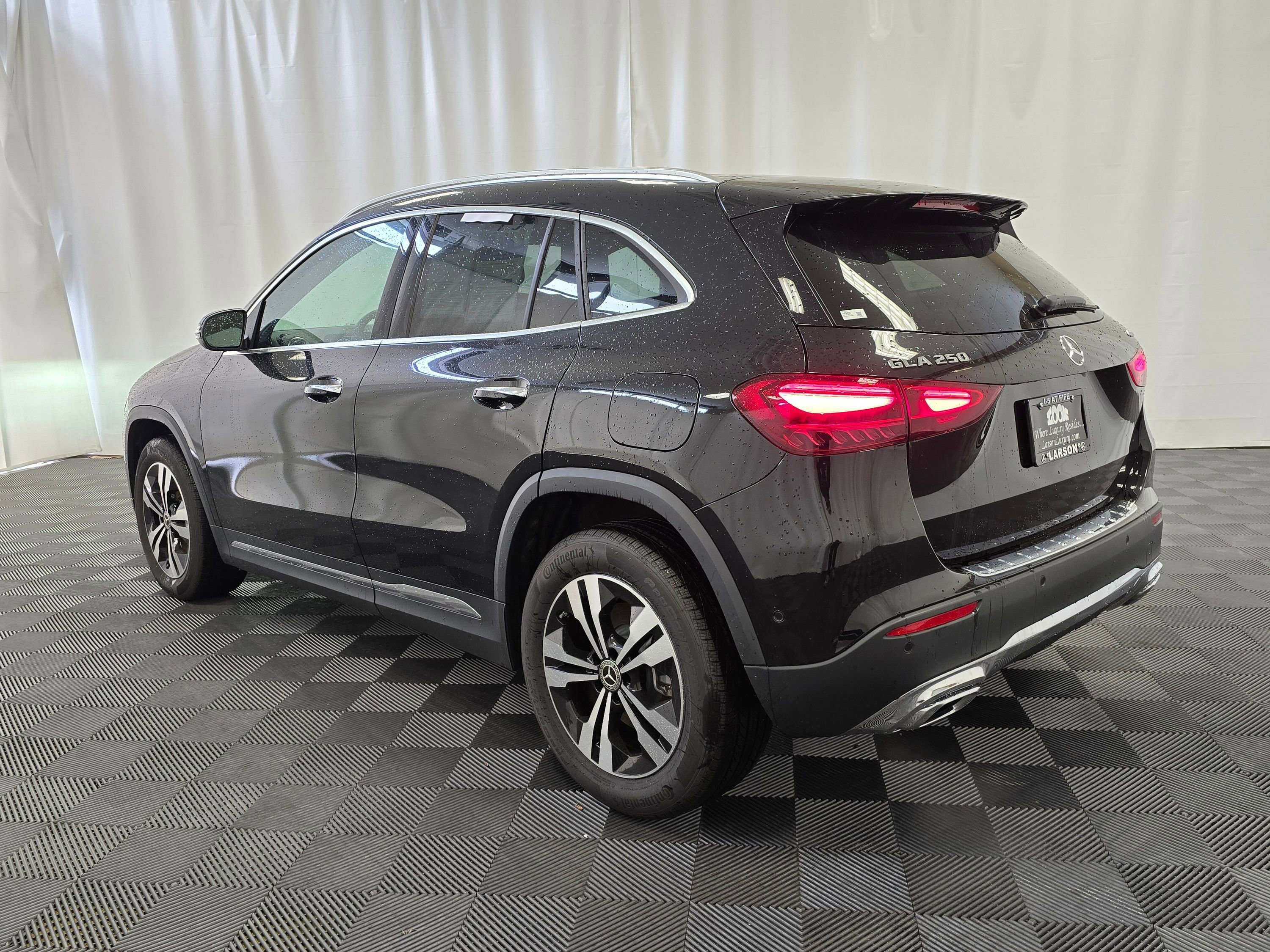 Used 2025 Mercedes-Benz GLA 250 4MATIC image 4
