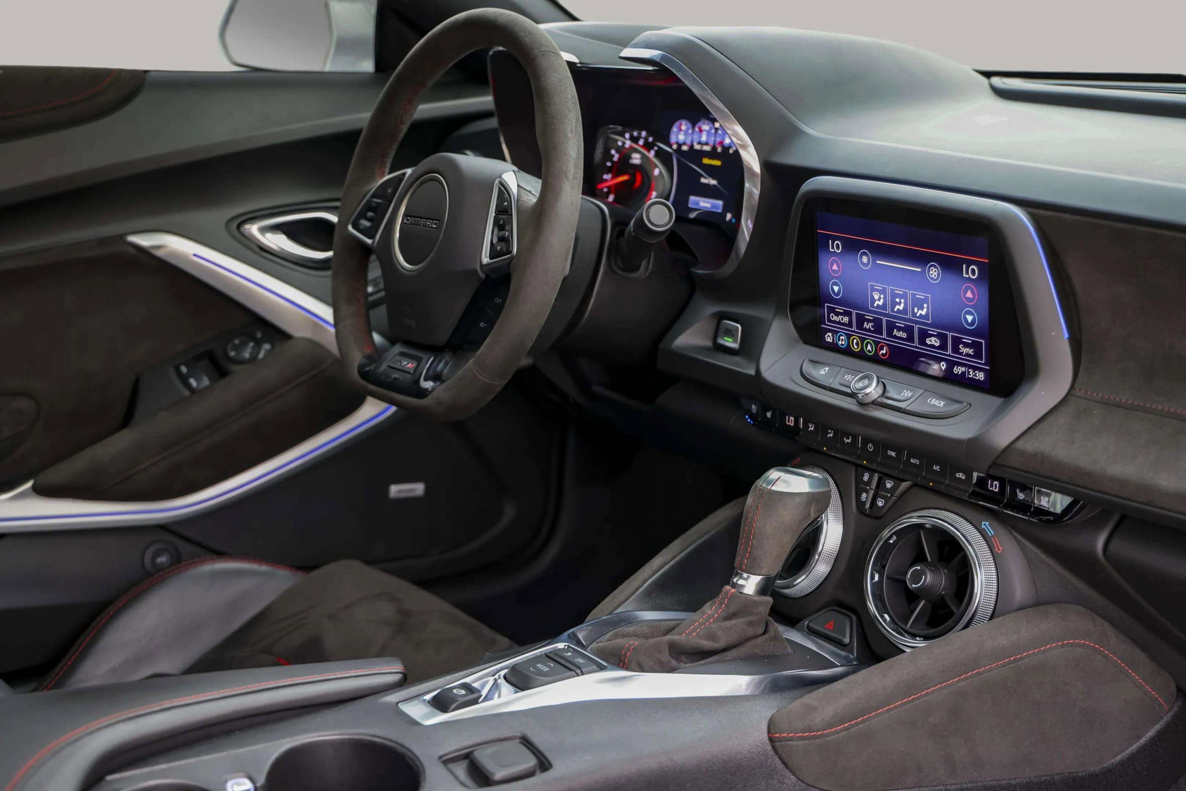 Used 2019 Chevrolet Camaro ZL1 image 34