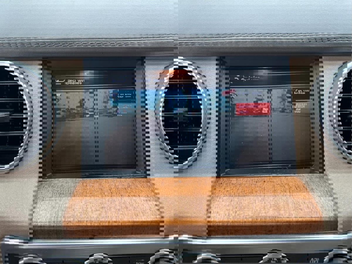 Used 2016 Land Rover LR4 HSE LUX image 15