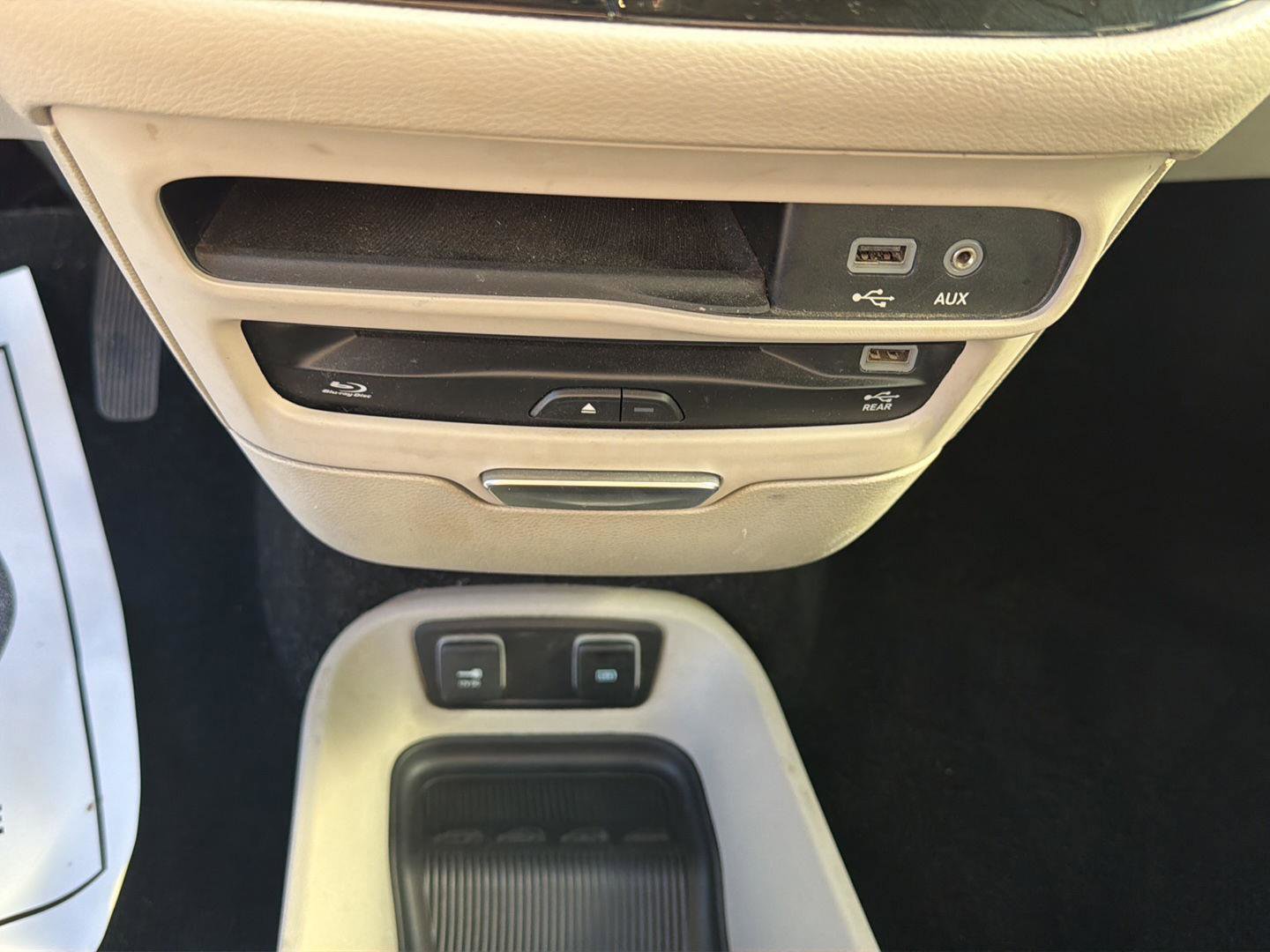 Used 2018 Chrysler Pacifica Touring-L Plus w/ Tire & Wheel Group FWD image 14