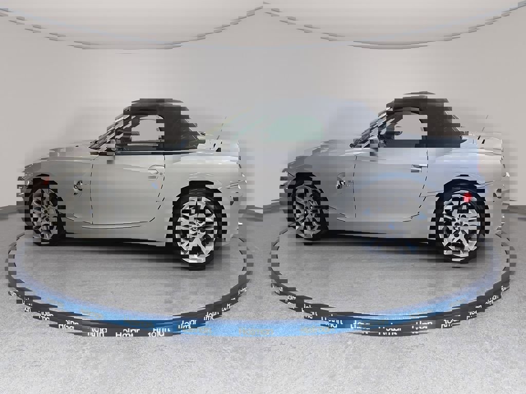 Used 2004 BMW Z4 3.0i image 9