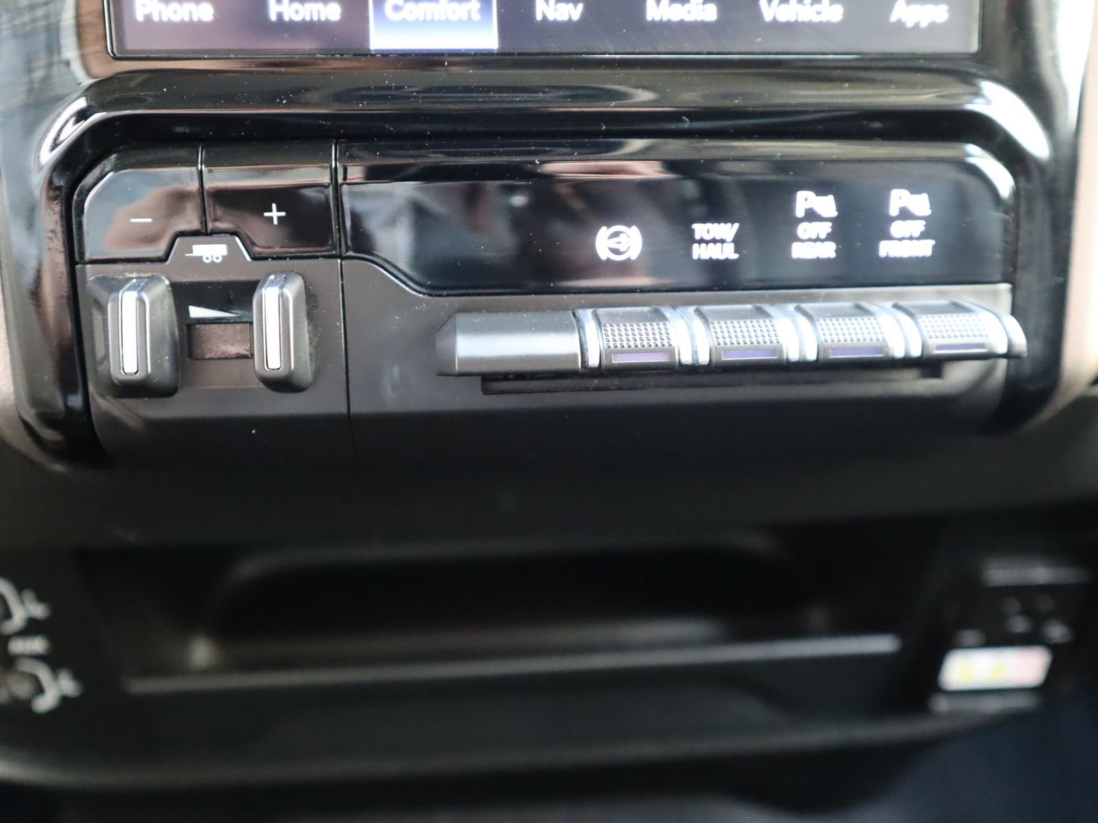 Used 2024 RAM 2500 Laramie w/ Cold Weather Group image 46