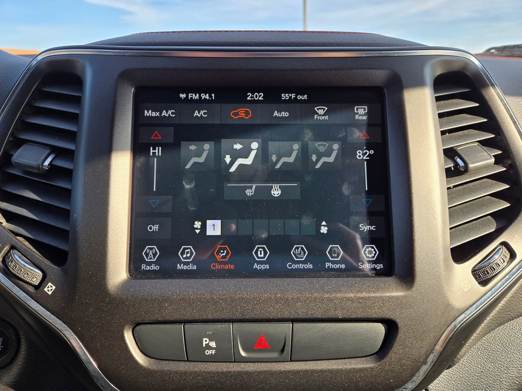 Used 2019 Jeep Cherokee Trailhawk w/ Cold Weather Group image 20