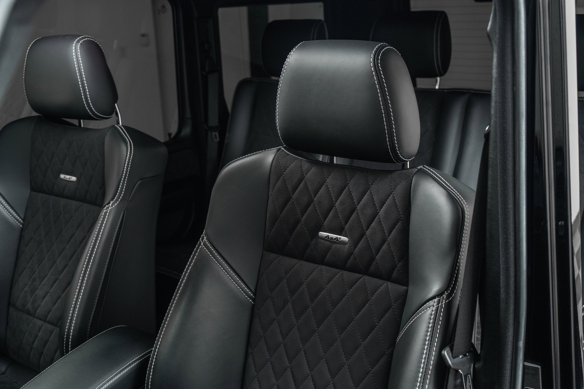 Used 2018 Mercedes-Benz G 550 Squared image 25