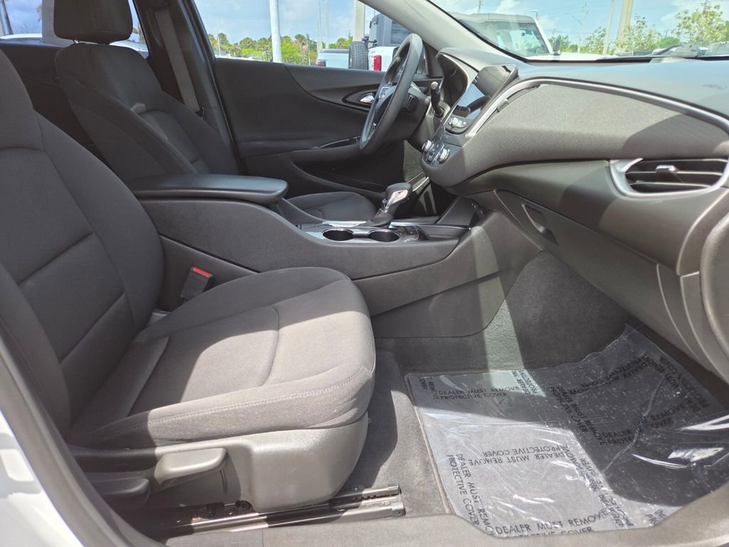 Used 2021 Chevrolet Malibu LS FWD image 10