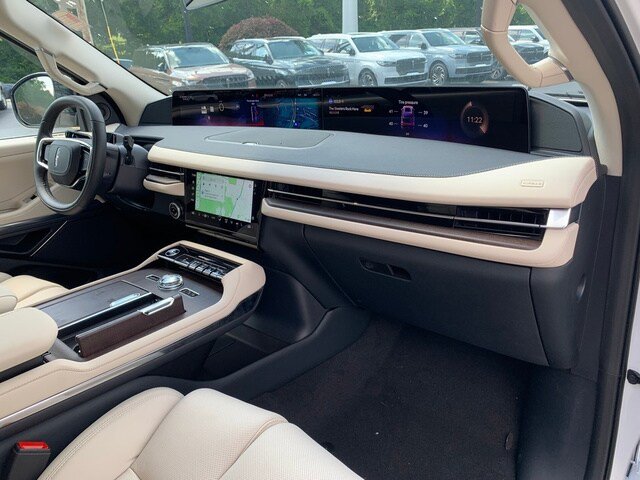 New 2027 Lincoln Navigator L Premier AWD/4WD image 12