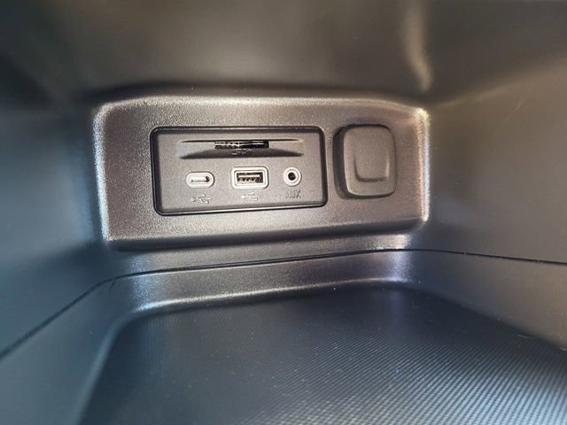 Used 2024 Chevrolet Equinox RS FWD image 22