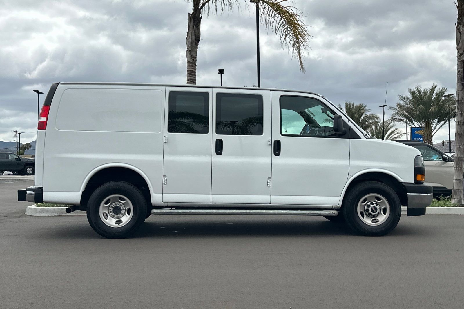 Used 2021 GMC Savana 2500 w/ Driver Convenience Package RWD image 3