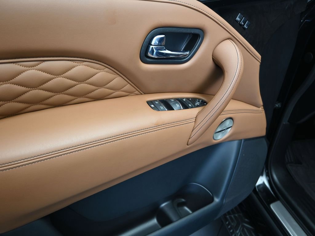 Used 2023 INFINITI QX80 Sensory w/ Cargo Package image 11