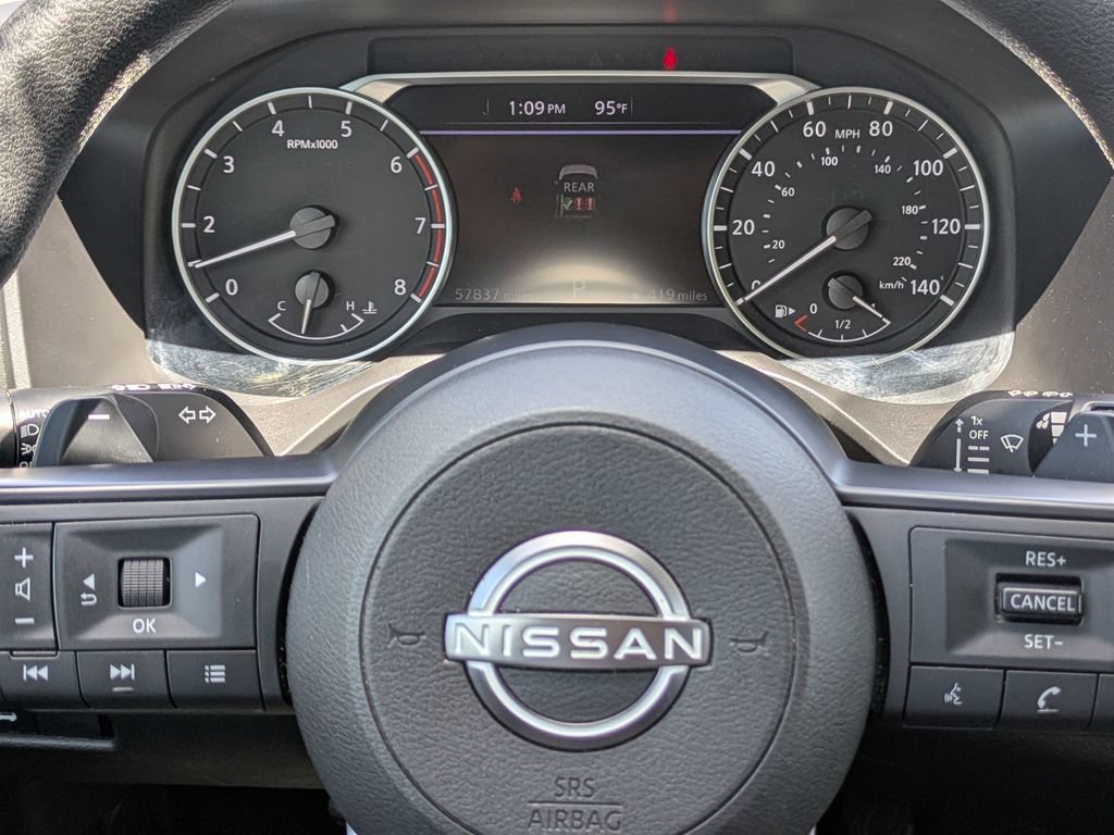 Used 2024 Nissan Rogue SV AWD/4WD image 27