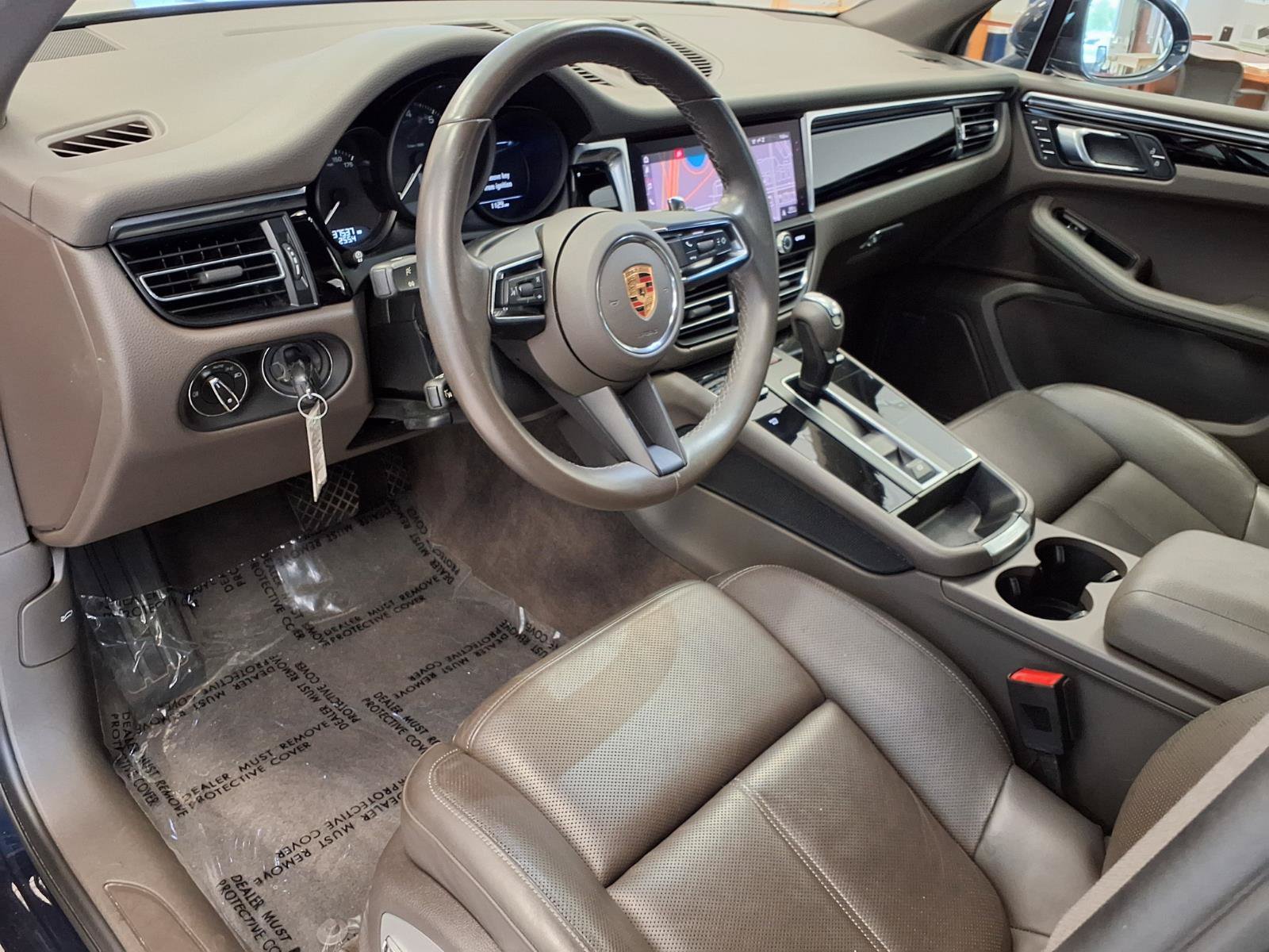 Used 2023 Porsche Macan Turbo AWD/4WD image 19