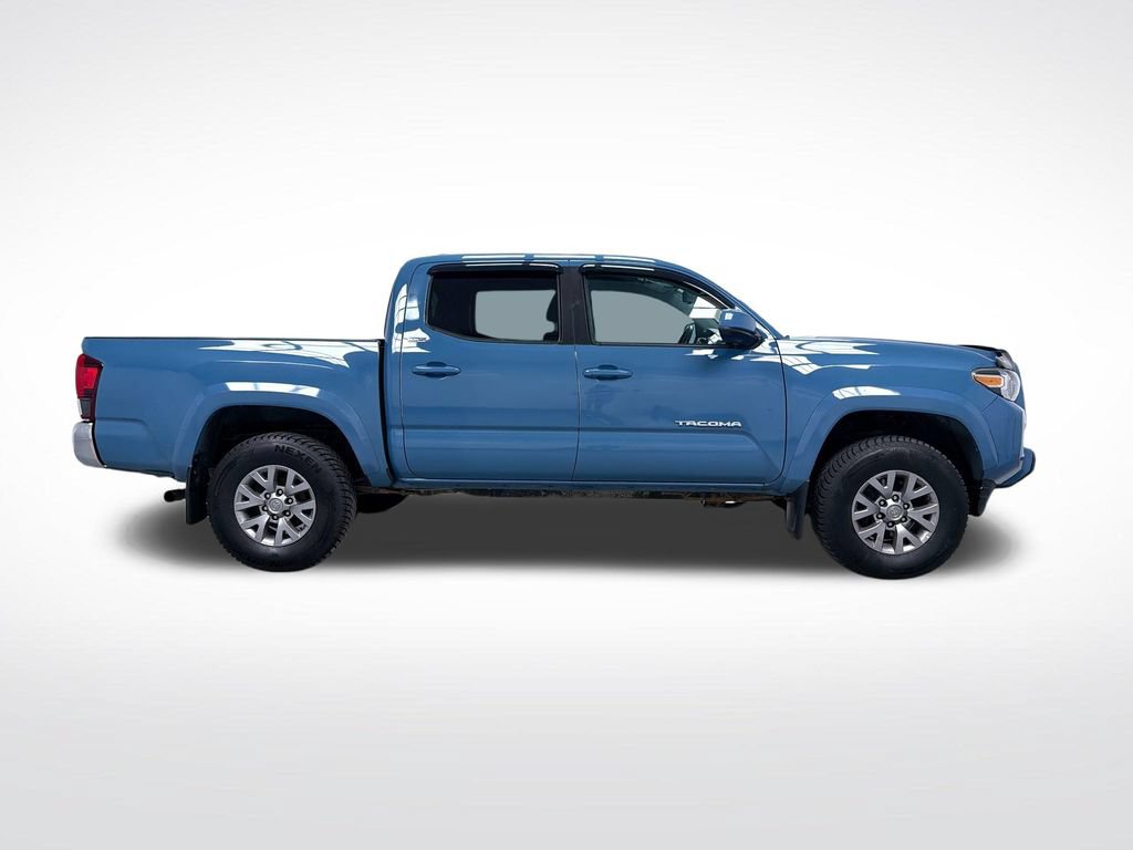 Used 2019 Toyota Tacoma SR5 AWD/4WD image 2