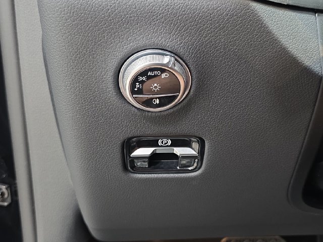 Used 2024 Mercedes-Benz GLC 300 4MATIC image 26