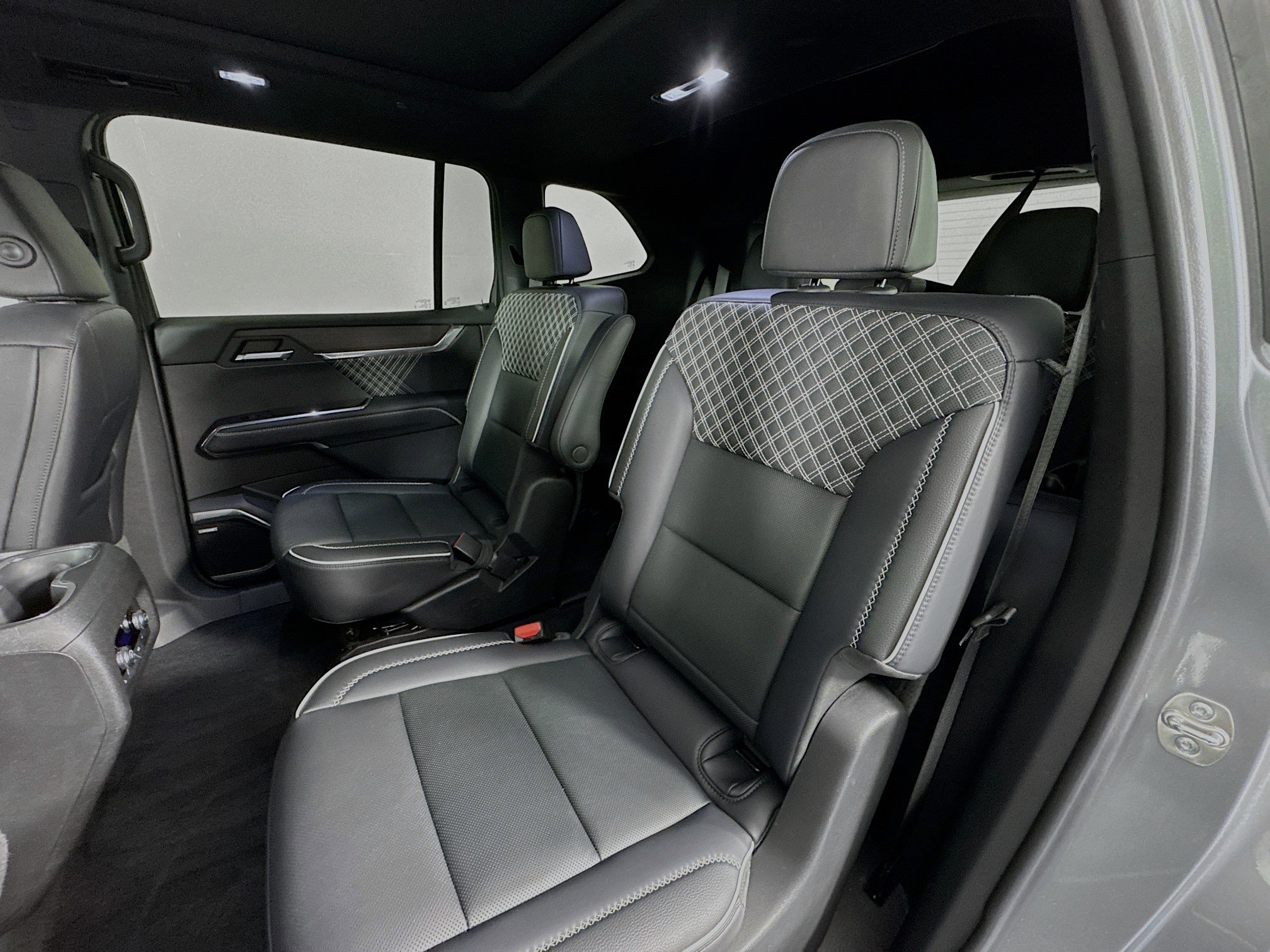 Used 2024 GMC Acadia Denali image 26