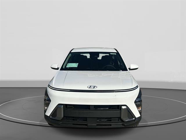 New 2027 Hyundai Kona SE FWD image 2